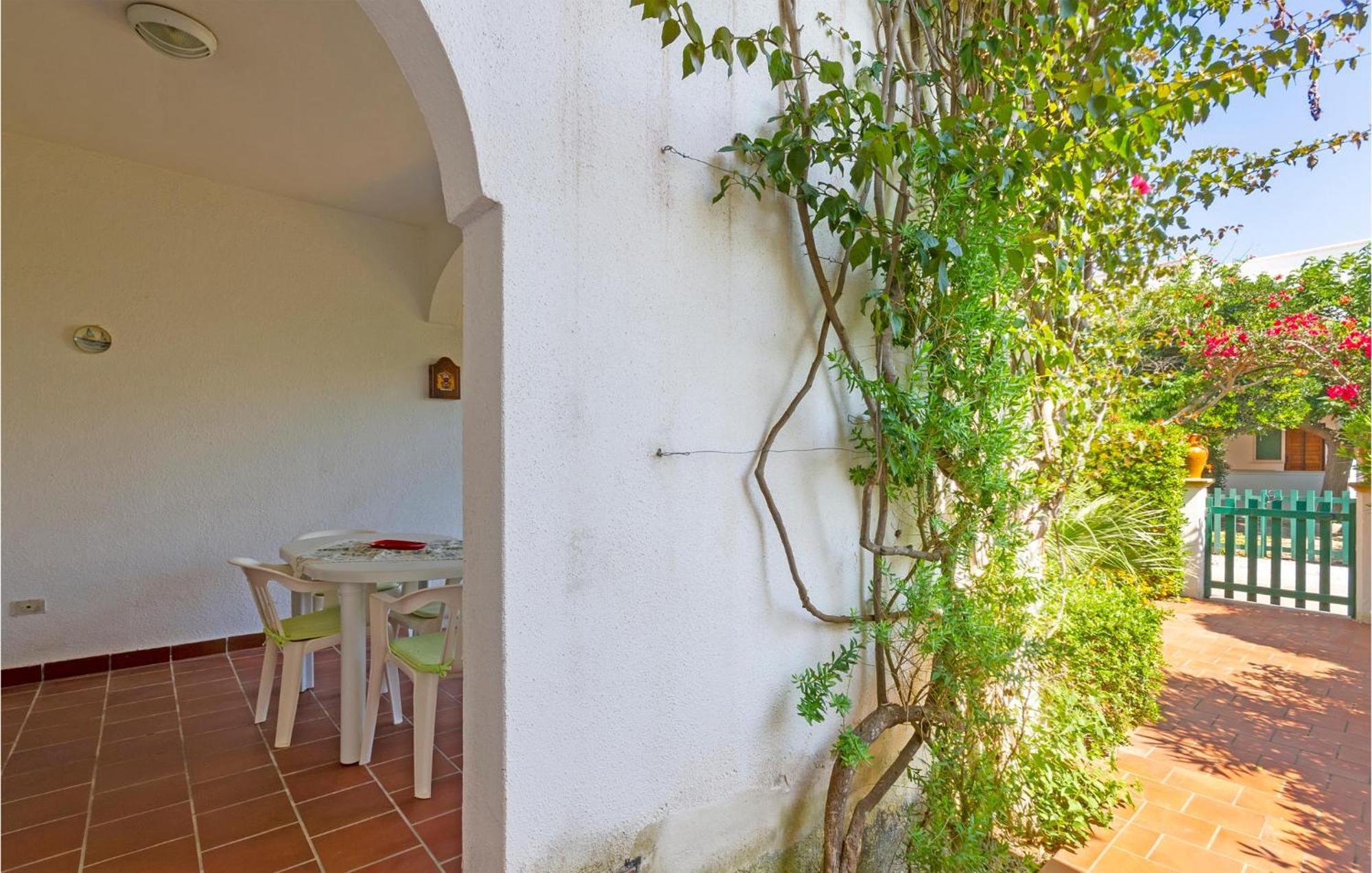 Awesome Home In Manduria With Kitchen מראה חיצוני תמונה