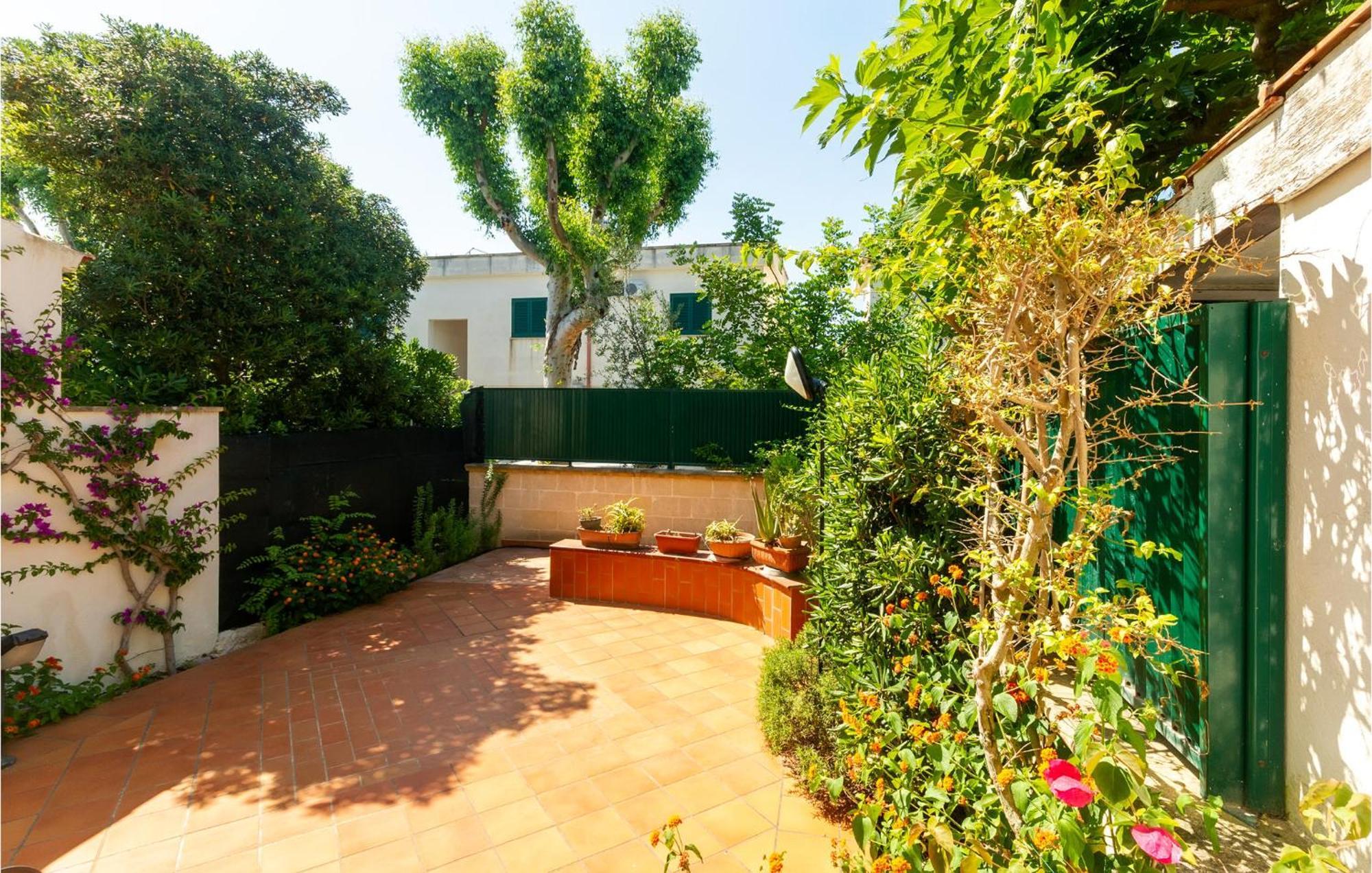Awesome Home In Manduria With Kitchen מראה חיצוני תמונה